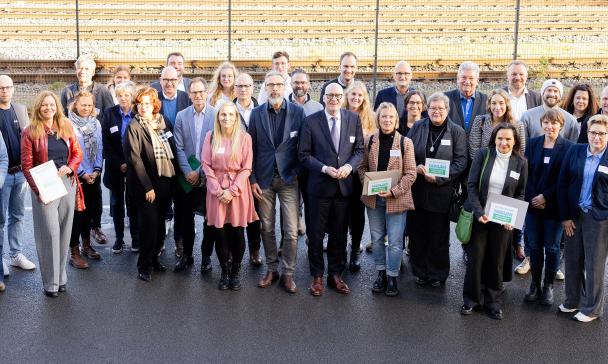 Gruppe von Personen im Freien